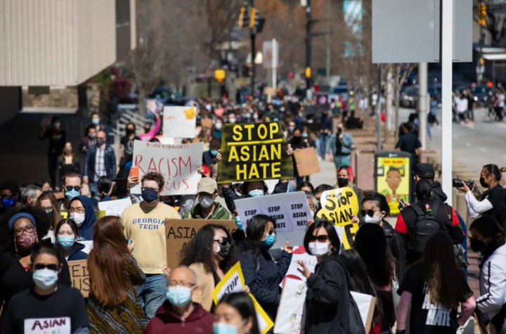 Ảnh: Biểu tình chống thù ghét người gốc Á sau vụ xả súng đẫm máu Atlanta - 12
