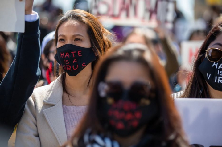 Ảnh: Biểu tình chống thù ghét người gốc Á sau vụ xả súng đẫm máu Atlanta - 13