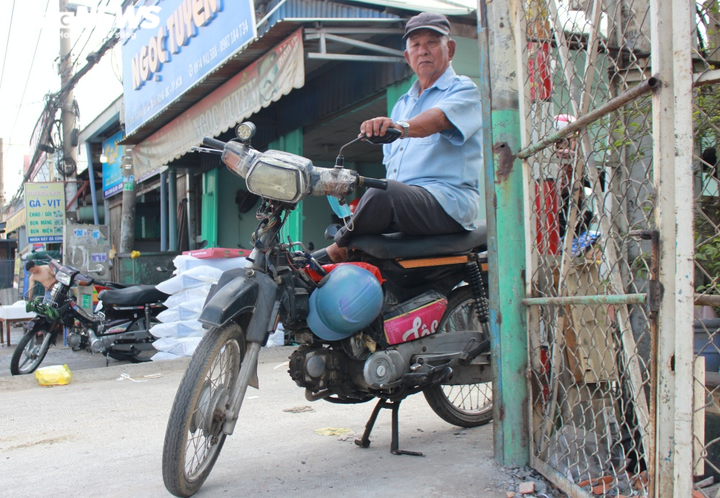 CSGT TP.HCM xử lý xe 'thây ma': Người lao động tìm cách lách, lo sợ mất xe - 5