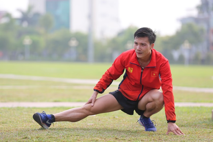 VĐV hối hả tập luyện hướng tới Tiền Phong Marathon - 9