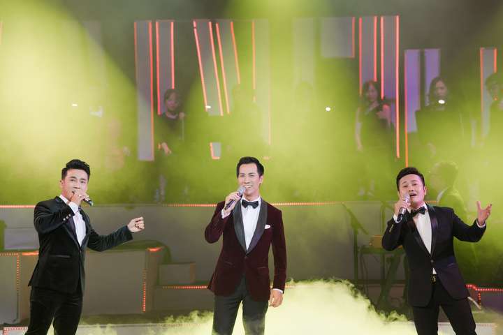 Lê Anh Dũng thăng hoa trong đêm nhạc 'cháy' vé trước cả tháng - 3