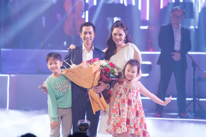 Lê Anh Dũng thăng hoa trong đêm nhạc 'cháy' vé trước cả tháng - 7