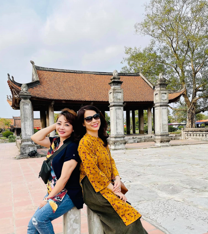 Ảnh: Nhan sắc tuổi 43 của bạn gái NSƯT Chí Trung - 7