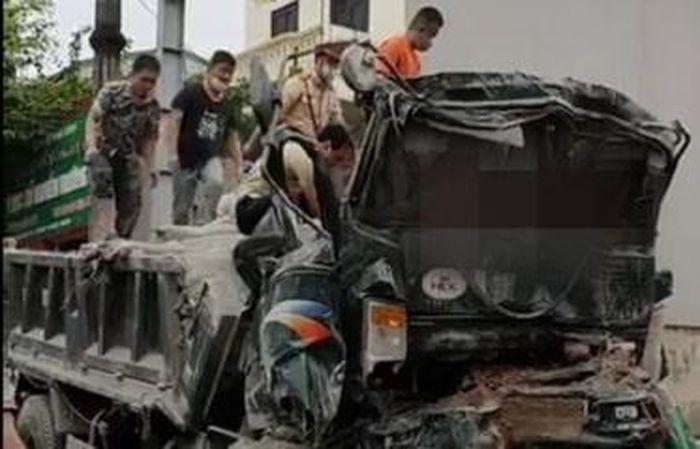 Đưa ô tô đi cân tải trọng, tài xế thiệt mạng, thiếu tá công an bị thương - 1