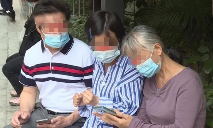 Loạn trí sau khi nâng mũi, cô gái không nhận ra bố mẹ - 2