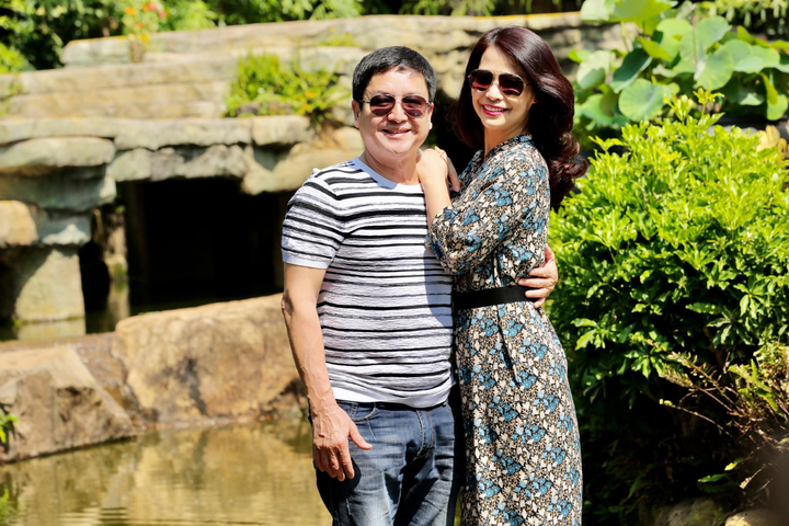 Ảnh: Nhan sắc tuổi 43 của bạn gái NSƯT Chí Trung - 1