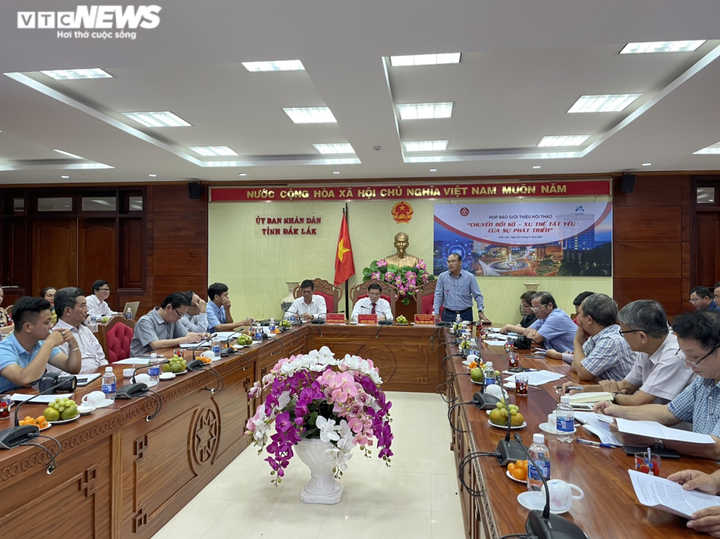  'Chuyển đổi số - Xu hướng tất yếu của sự phát triển' - 1