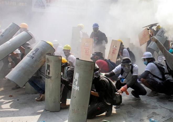 EU giáng đòn trừng phạt Myanmar - 1