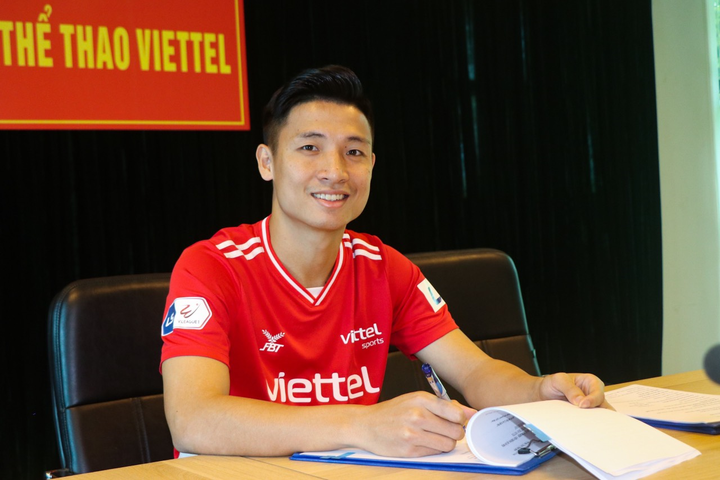 Bùi Tiến Dũng ký hợp đồng dài hạn với Viettel - 1