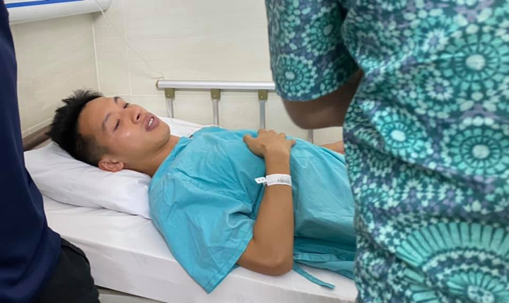 Thương Hùng Dũng, HLV Park Hang Seo bật khóc ngay tại giường bệnh - 1