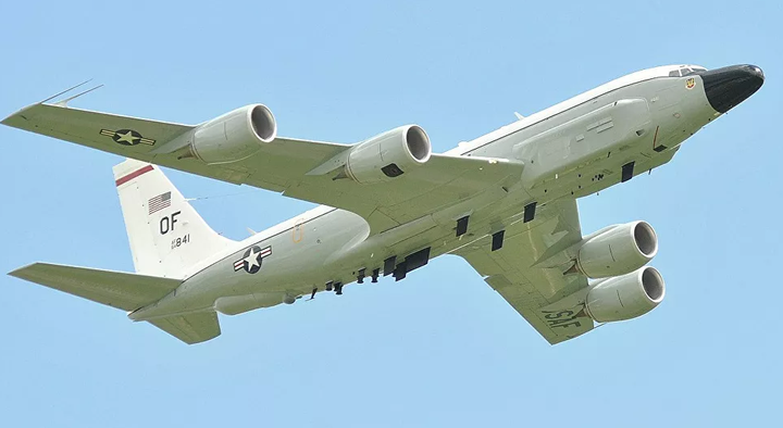 Trinh sát cơ Mỹ do thám Trung Quốc ở khoảng cách gần chưa từng thấy - 1