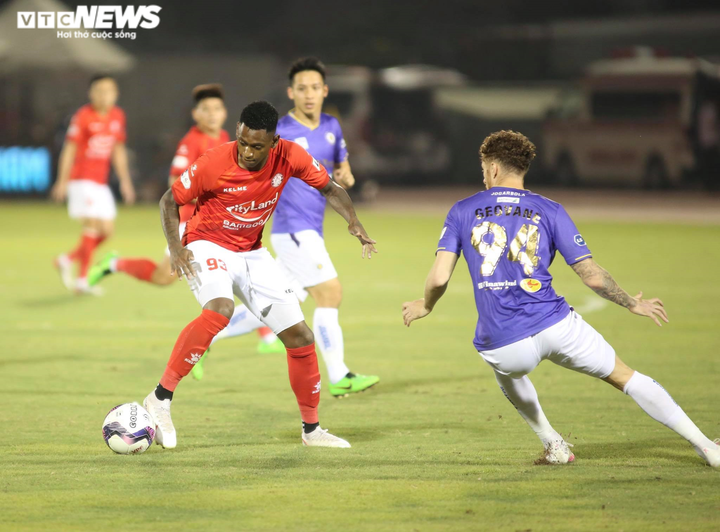 Dấu ấn vòng 5 V-League: HAGL lên đầu bảng, Hùng Dũng chấn thương kinh hoàng - 4