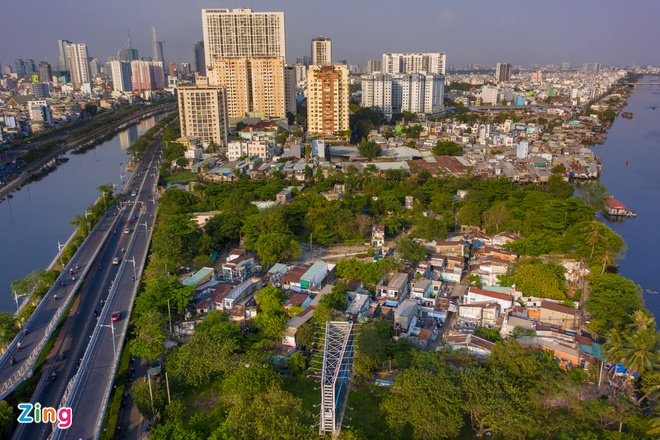 Cuộc sống khác xa phim 'Bố già' ở hẻm TP.HCM - 1
