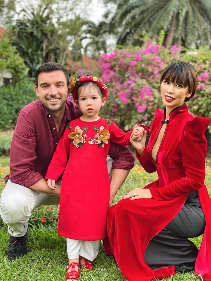 Con gái hơn 2 tuổi, thông thạo 2 ngôn ngữ của siêu mẫu Hà Anh - 3
