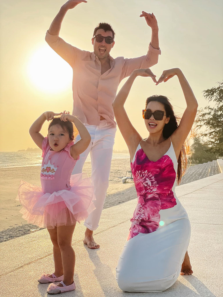 Con gái hơn 2 tuổi, thông thạo 2 ngôn ngữ của siêu mẫu Hà Anh - 1