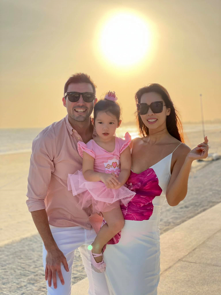 Con gái hơn 2 tuổi, thông thạo 2 ngôn ngữ của siêu mẫu Hà Anh - 2