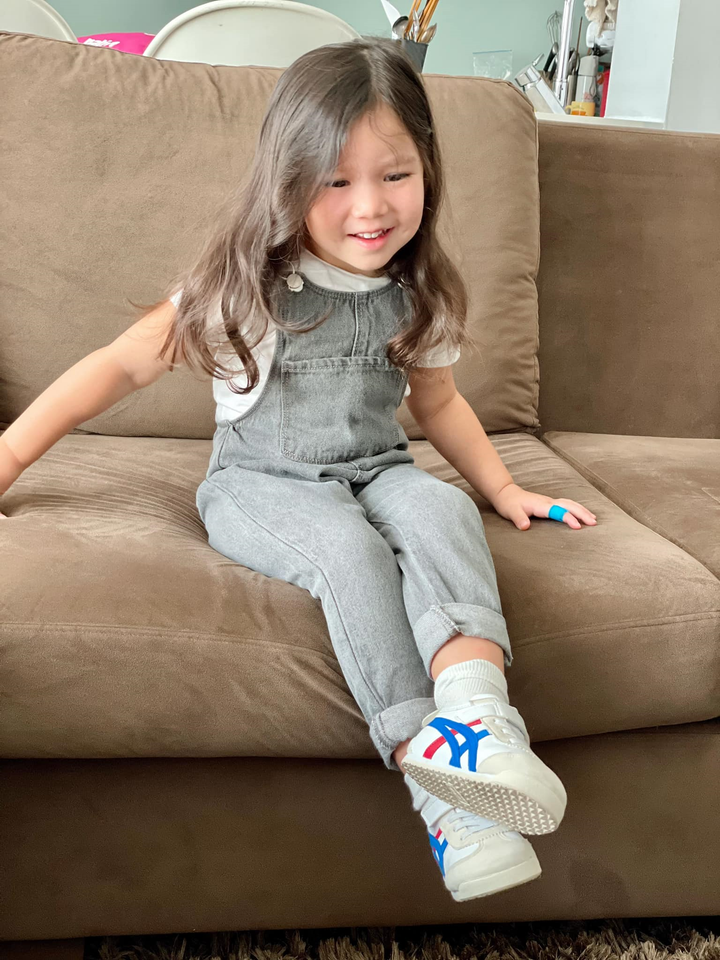 Con gái hơn 2 tuổi, thông thạo 2 ngôn ngữ của siêu mẫu Hà Anh - 10