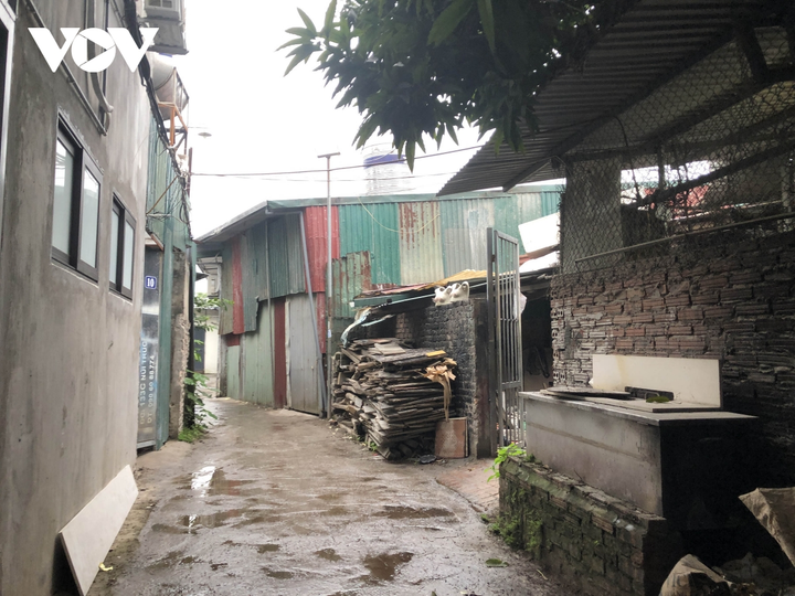 Ảnh: Đất ven sông Hồng bị san lấp, lấn chiếm xây nhà ở trái phép - 15