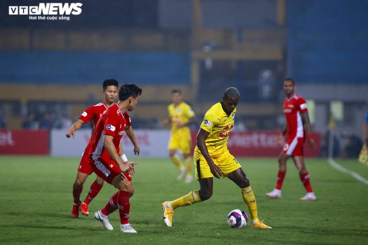 Trực tiếp Viettel 0-3 HAGL: Văn Thanh lập cú đúp, Viettel sụp đổ - 6