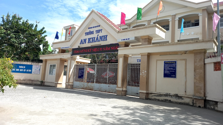 Bị nhóm bạn cho chất 'lạ' vào miệng, nam sinh lớp 10 nhập viện cấp cứu - 1