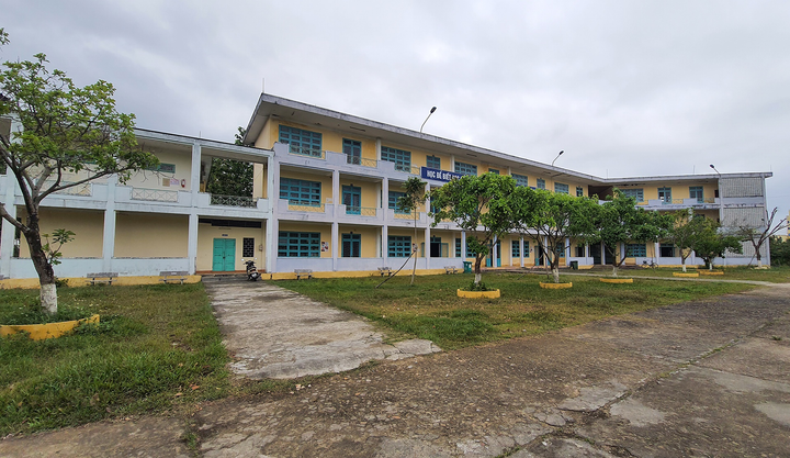 Ngôi trường 25 phòng học nhưng chỉ 46 học sinh - 3