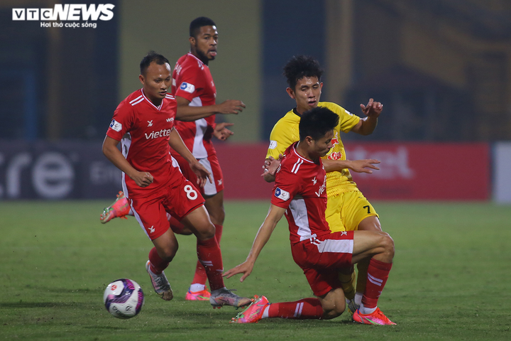 Dấu ấn vòng 5 V-League: HAGL lên đầu bảng, Hùng Dũng chấn thương kinh hoàng - 5