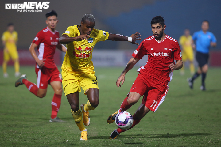 Văn Thanh phá nát hàng thủ Viettel, HLV Kiatisak vẫn nhăn mặt tiếc nuối - 4