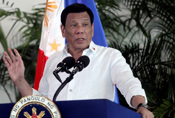 Hơn 200 tàu Trung Quốc ồ ạt xuất hiện ở Biển Đông, Tổng thống Duterte lên tiếng - 1