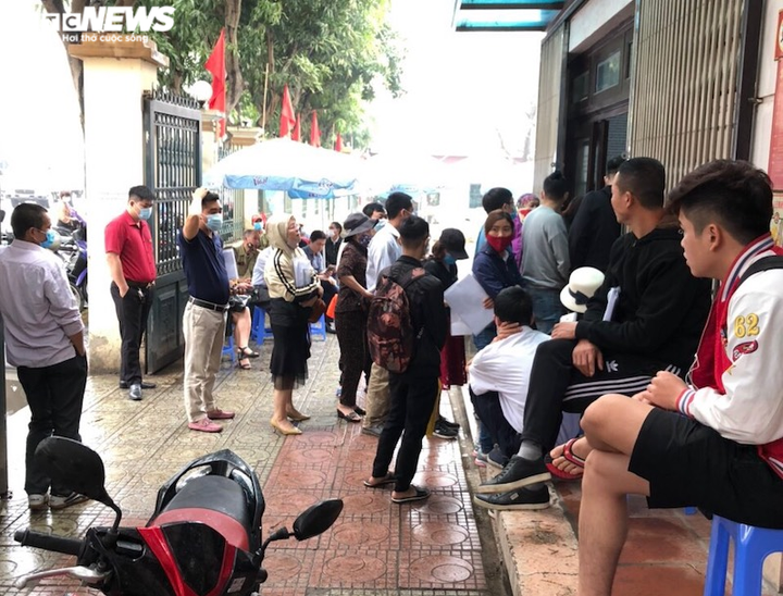 Thị trường nóng, môi giới nhà đất hồi sinh sau thời gian chết chìm vì COVID-19 - 3