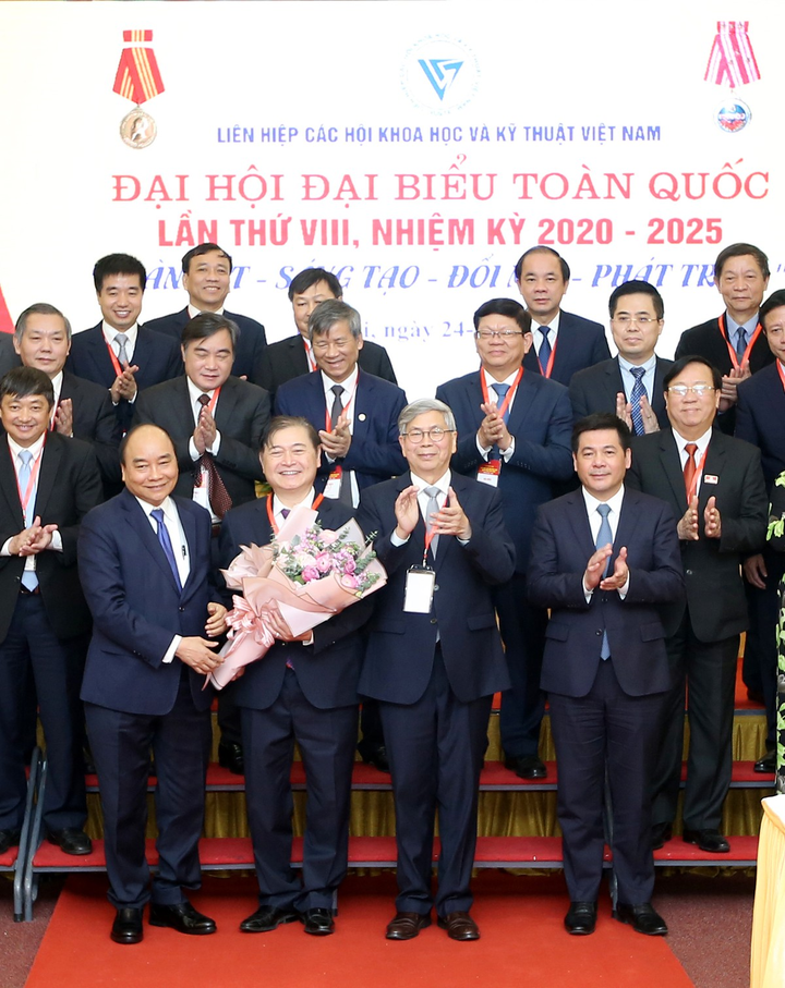 Chủ tịch Vusta Phan Xuân Dũng: 'Nhìn sâu vào quá khứ... nhìn xa về tương lai' - 3