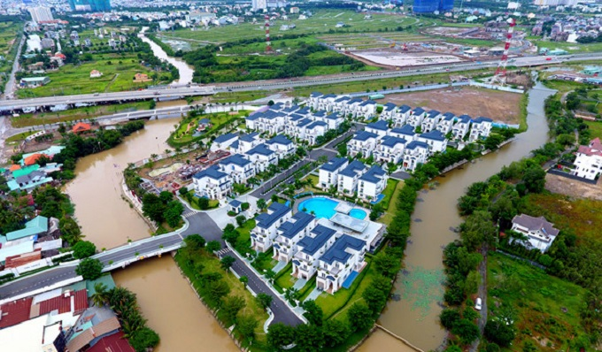 Vì sao COVID-19 hoành hành, bất động sản vẫn sốt nóng? - 1