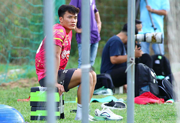 Hoàng Thịnh nghỉ tập ở CLB TP.HCM - 8