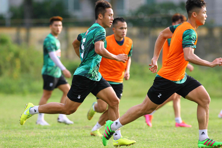 Hoàng Thịnh nghỉ tập ở CLB TP.HCM - 6