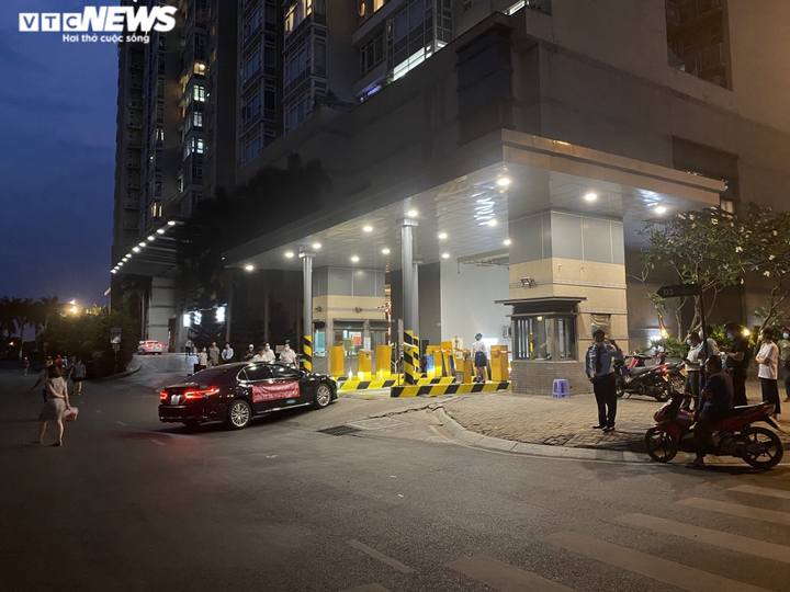 Vietnam Land SSG bị cư dân Saigon Pearl tố chiếm dụng hầm, tăng phí giữ xe vô lý - 2