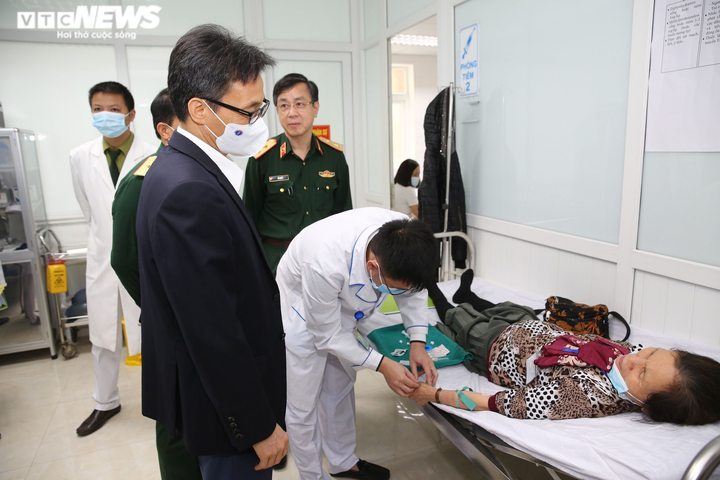 Phó Thủ tướng Vũ Đức Đam tiêm thử nghiệm vaccine COVID-19 Nanocovax - 2