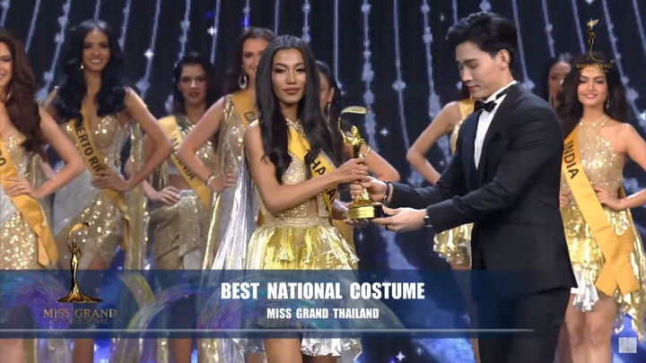 Người đẹp Mỹ quỵ ngã, khóc nức nở khi đăng quang Hoa hậu Hòa bình - 4