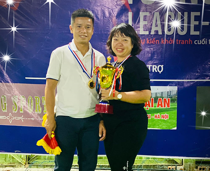 Trợ lý HLV Park Hang Seo bắt kẻ gian - 1