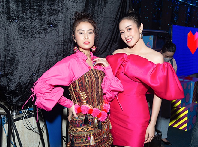 Phí Linh lần đầu hội ngộ Trấn Thành trên sân khấu lớn - 4