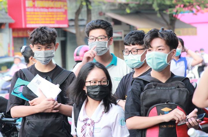 Ảnh: 70.000 thí sinh đầu tiên dự thi để xét tuyển đại học 2021 - 8