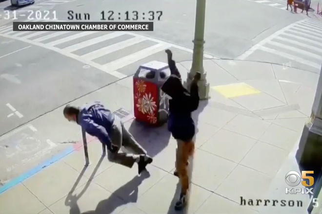 Mỹ - Trung Quốc càng căng thẳng, người gốc Á càng lo bị tấn công - 1