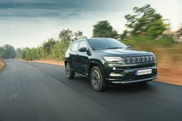 Những mẫu SUV giá rẻ có sẵn cửa sổ trời toàn cảnh - 5