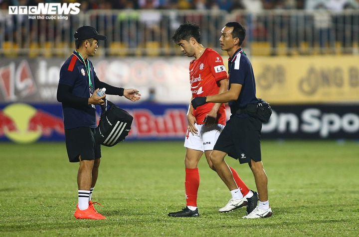 HLV Mai Đức Chung: 'CLB TP.HCM sụp đổ khi Lee Nguyễn rời sân' - 1