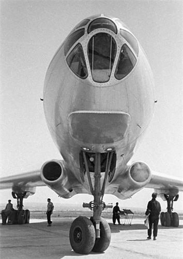 Máy bay Tu-104 - cơn ác mộng của hàng không Liên Xô - 7