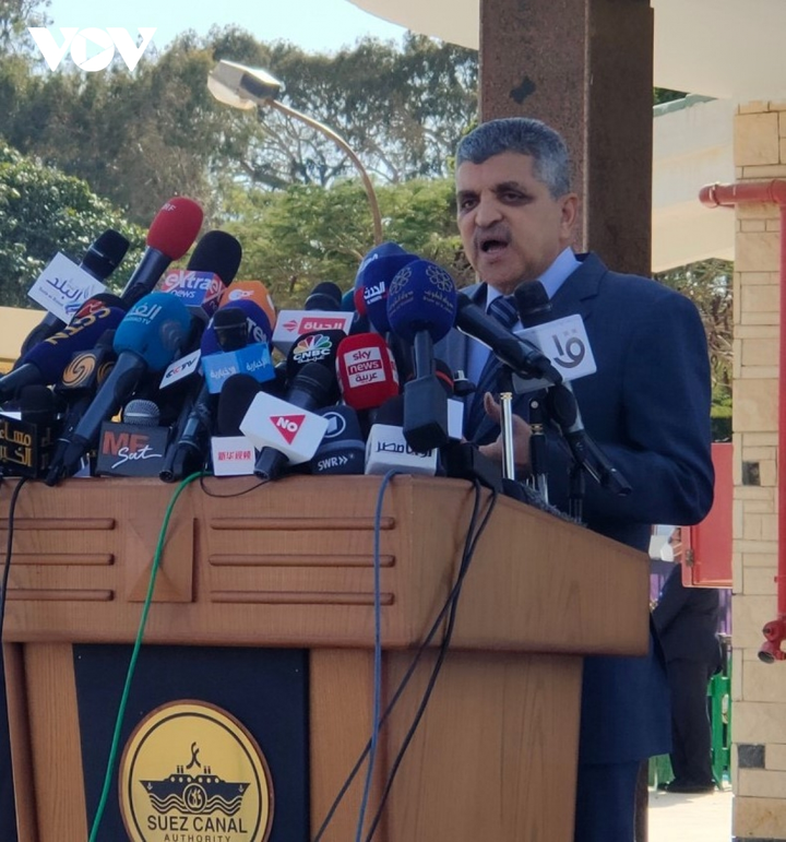 Vụ tắc nghẽn kênh Suez: Thuyền trưởng tàu Ever Given là người chịu trách nhiệm - 1