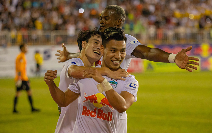 BLV Quang Tùng: 'HAGL cần hoàn thiện, đừng vội nghĩ tới chức vô địch' - 2