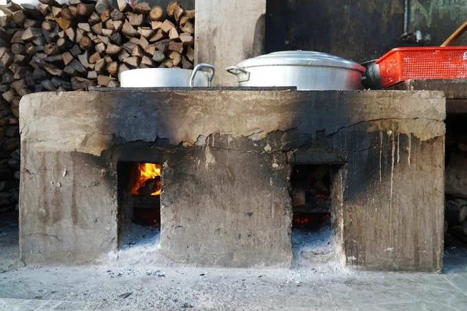 Quán bánh canh 'lò rèn' hơn 30 năm ở An Giang, đã đến thì phải thử 1 lần - 2