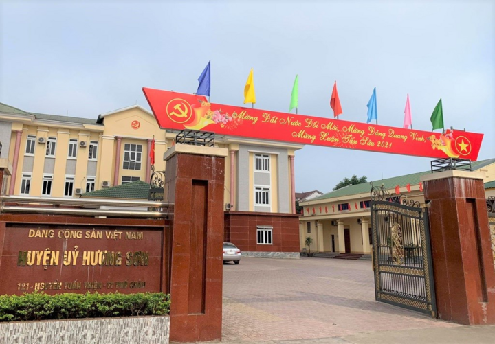 Huyện ủy xin tỉnh 1 tỷ đồng để xây nhà vệ sinh - 1