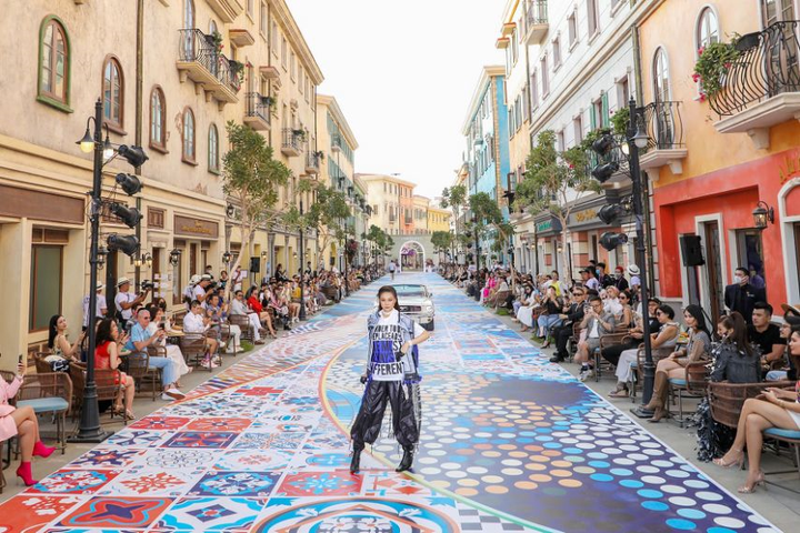 Đẹp hút hồn bức tranh Nam Phú Quốc trong show thời trang Fashion Voyage #3 - 2