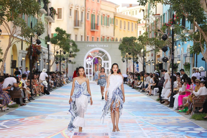Đẹp hút hồn bức tranh Nam Phú Quốc trong show thời trang Fashion Voyage #3 - 3