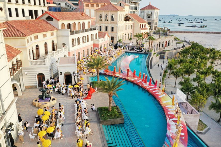 Đẹp hút hồn bức tranh Nam Phú Quốc trong show thời trang Fashion Voyage #3 - 7